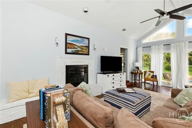 1 Brooks Lane, Savannah, GA 31411