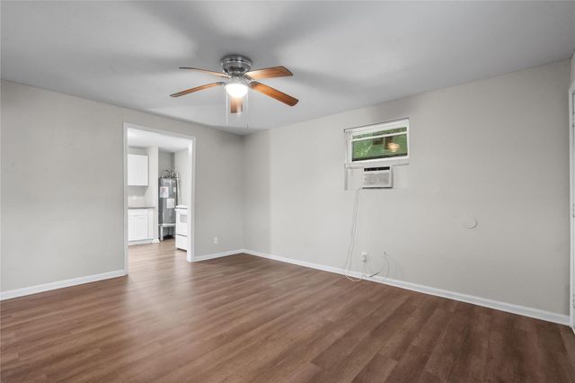 2328 Boss Street B, La Marque, TX 77568