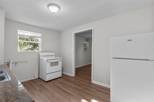 2328 Boss Street B, La Marque, TX 77568