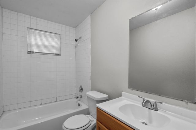 2328 Boss Street B, La Marque, TX 77568