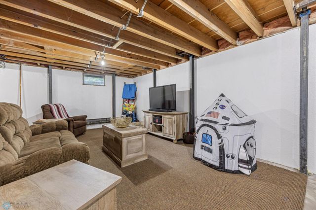 2906 10th Street N, Fargo, ND 58102