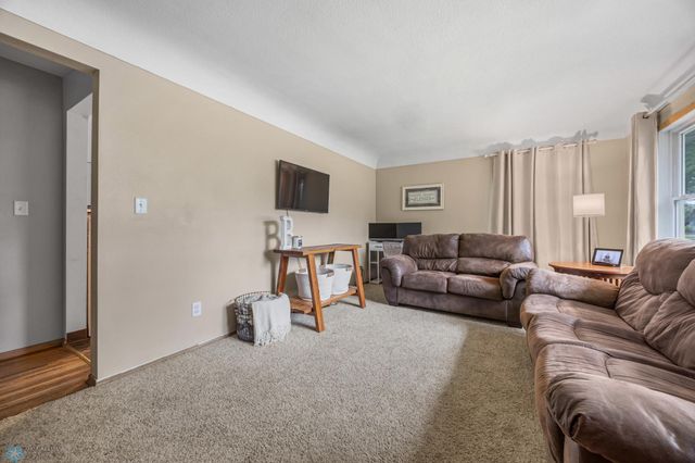 2906 10th Street N, Fargo, ND 58102