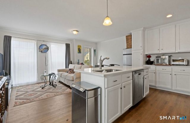38 West Washington Avenue, Stamford, CT 06902