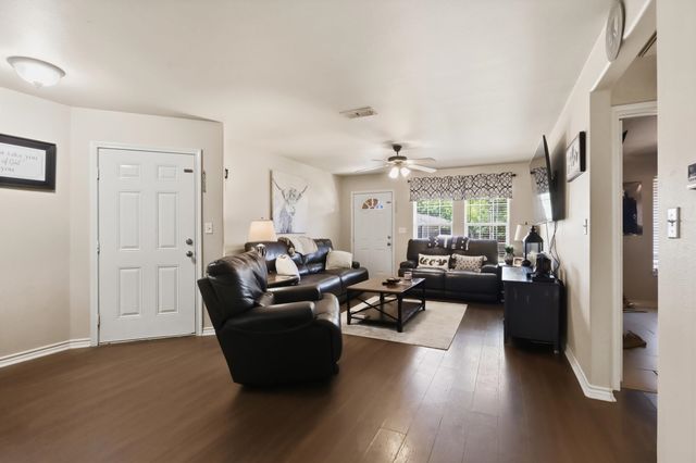 401 Crosby, Lindale, TX 75771