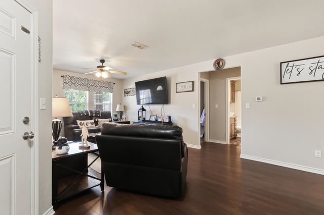 401 Crosby, Lindale, TX 75771