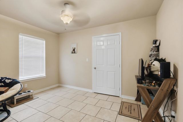 401 Crosby, Lindale, TX 75771