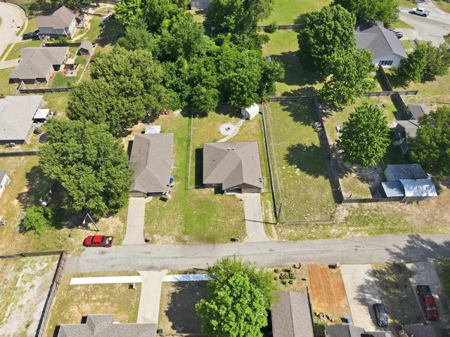 401 Crosby, Lindale, TX 75771