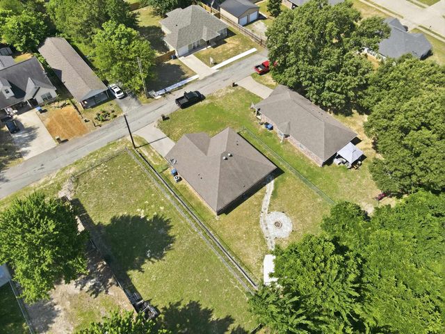 401 Crosby, Lindale, TX 75771