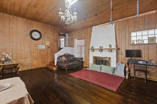 6956 N Kenton Avenue, Lincolnwood, IL 60712