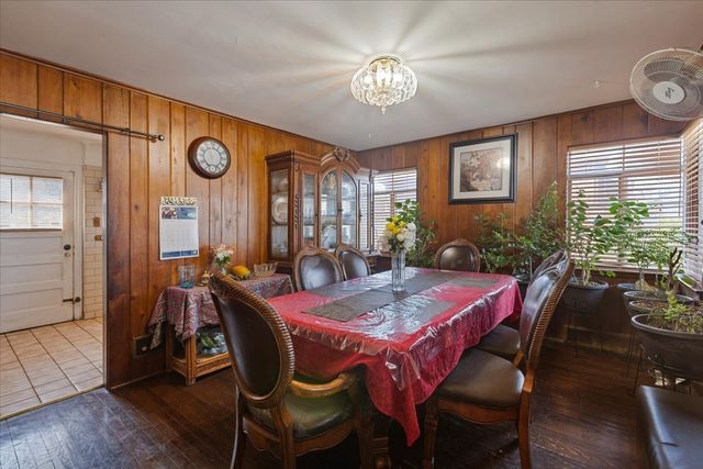 6956 N Kenton Avenue, Lincolnwood, IL 60712