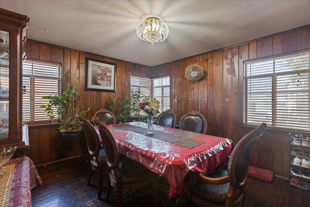 6956 N Kenton Avenue, Lincolnwood, IL 60712