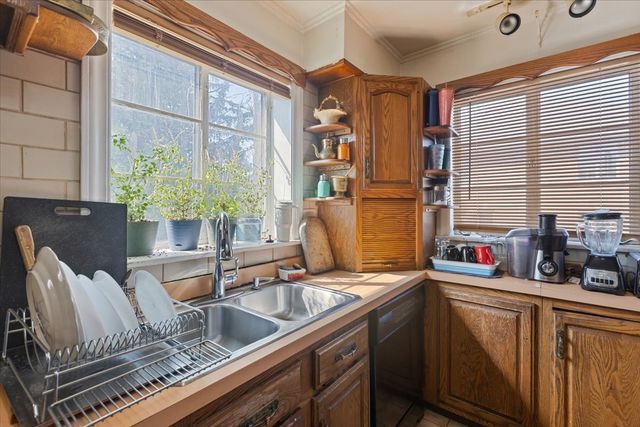 6956 N Kenton Avenue, Lincolnwood, IL 60712