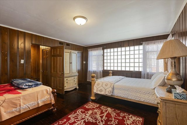 6956 N Kenton Avenue, Lincolnwood, IL 60712