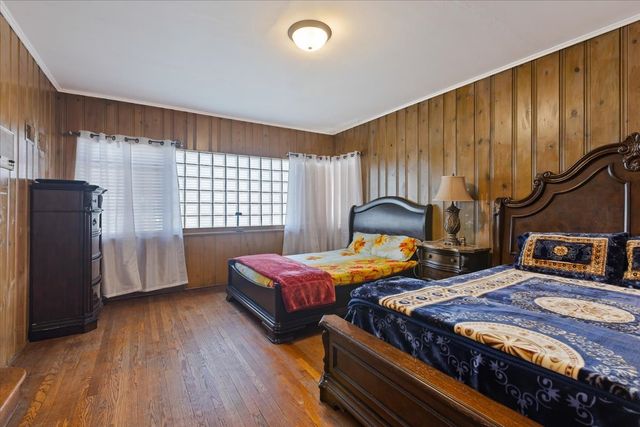 6956 N Kenton Avenue, Lincolnwood, IL 60712