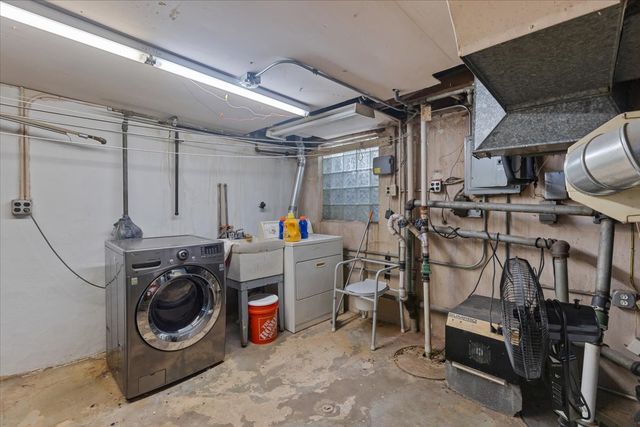 6956 N Kenton Avenue, Lincolnwood, IL 60712