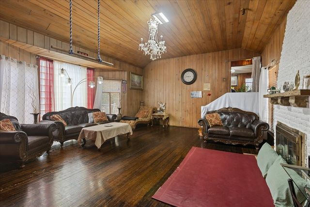 6956 N Kenton Avenue, Lincolnwood, IL 60712