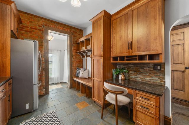 367 E Jenkins Avenue, Columbus, OH 43207