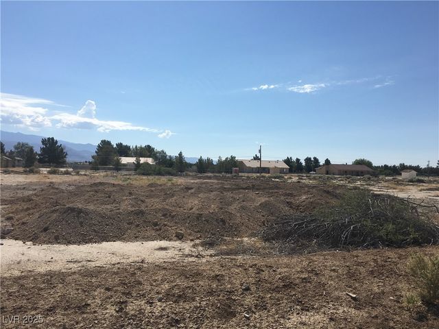 2241 South Toiyabe Avenue, Pahrump, NV 89048
