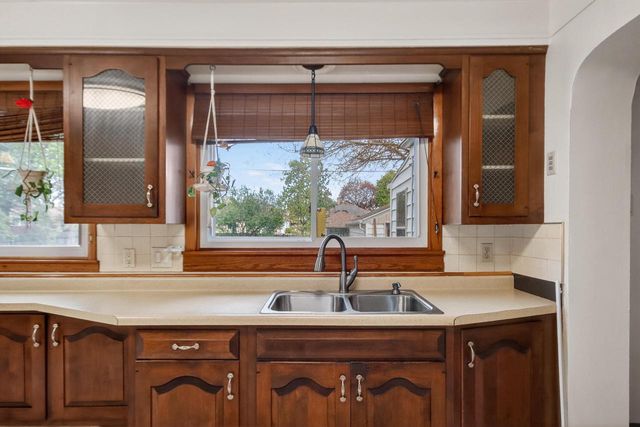 4076 N 90th STREET, Milwaukee, WI 53222