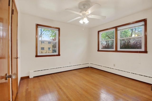 4076 N 90th STREET, Milwaukee, WI 53222