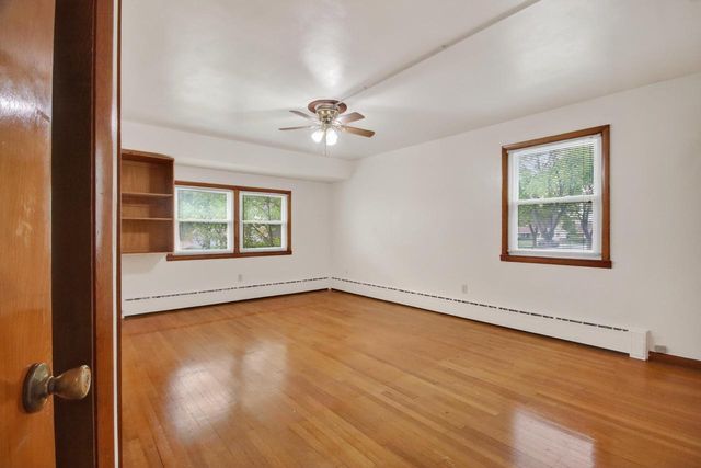 4076 N 90th STREET, Milwaukee, WI 53222