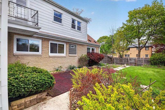 4076 N 90th STREET, Milwaukee, WI 53222