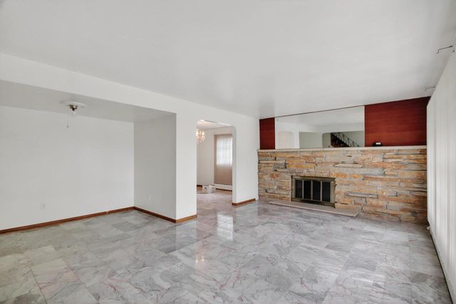 4076 N 90th STREET, Milwaukee, WI 53222