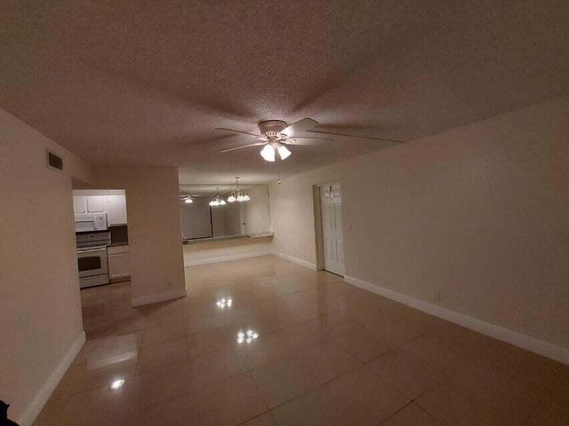 201 Foxtail Drive G1, Greenacres, FL 33415