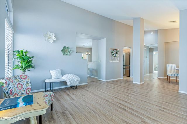 7600 W Summer Sun Lane, Tucson, AZ 85743
