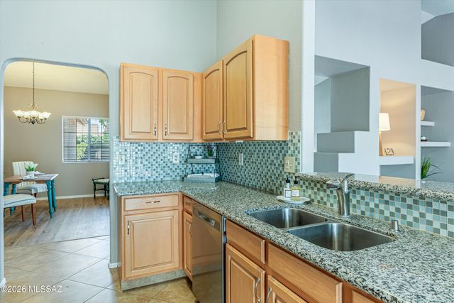 7600 W Summer Sun Lane, Tucson, AZ 85743
