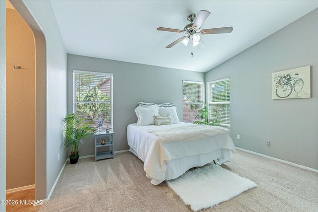 7600 W Summer Sun Lane, Tucson, AZ 85743