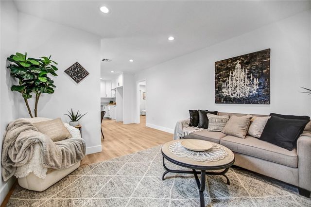 723 Chestnut Avenue, Los Angeles, CA 90042