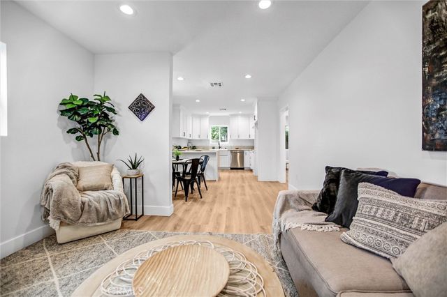 723 Chestnut Avenue, Los Angeles, CA 90042
