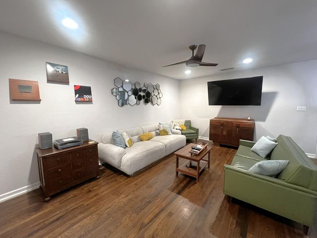1311 Aggie LN A, Austin, TX 78757