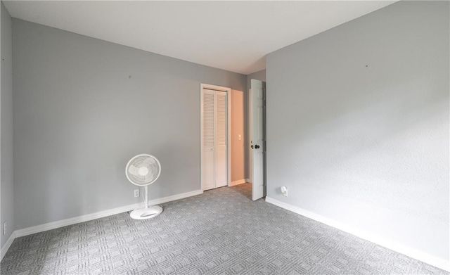 27093 Karrs Park Avenue, Warsaw, MO 65355