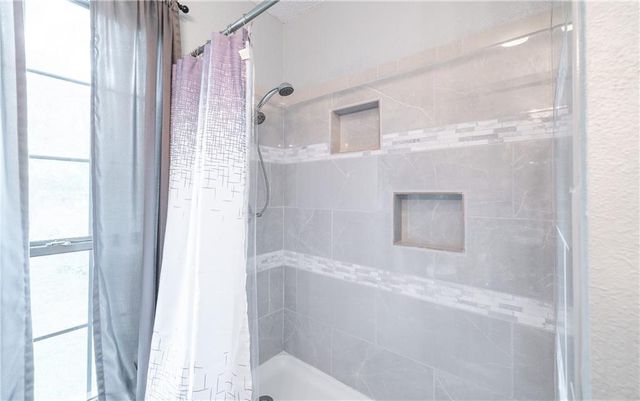 27093 Karrs Park Avenue, Warsaw, MO 65355