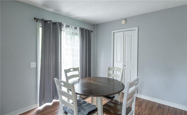 27093 Karrs Park Avenue, Warsaw, MO 65355