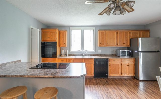 27093 Karrs Park Avenue, Warsaw, MO 65355