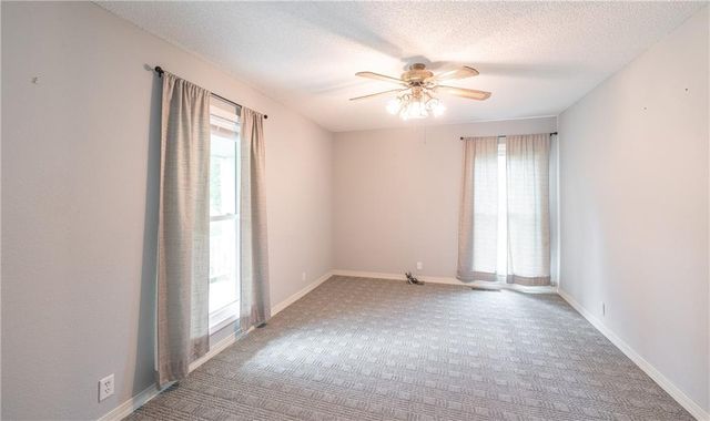 27093 Karrs Park Avenue, Warsaw, MO 65355