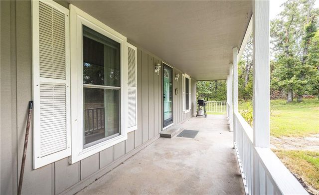 27093 Karrs Park Avenue, Warsaw, MO 65355