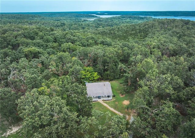 27093 Karrs Park Avenue, Warsaw, MO 65355