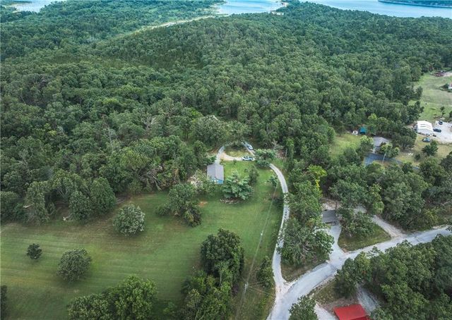 27093 Karrs Park Avenue, Warsaw, MO 65355