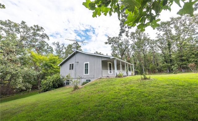 27093 Karrs Park Avenue, Warsaw, MO 65355