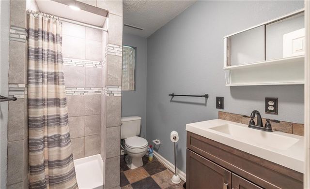 27093 Karrs Park Avenue, Warsaw, MO 65355