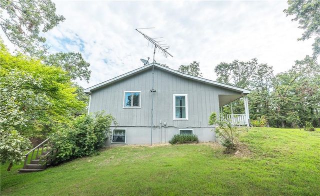 27093 Karrs Park Avenue, Warsaw, MO 65355