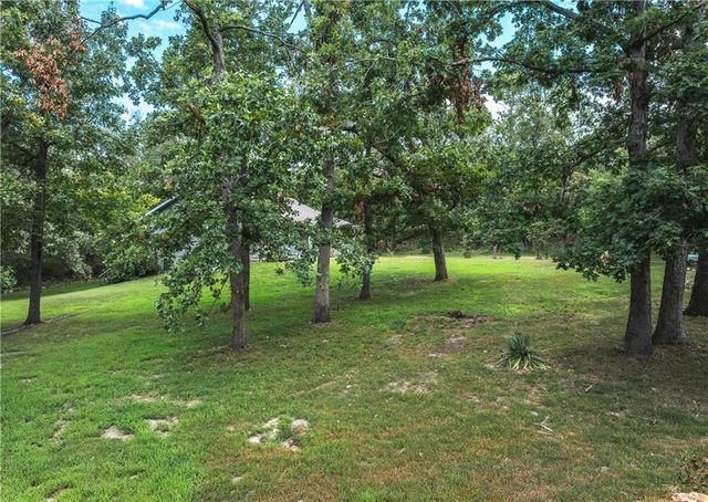 27093 Karrs Park Avenue, Warsaw, MO 65355