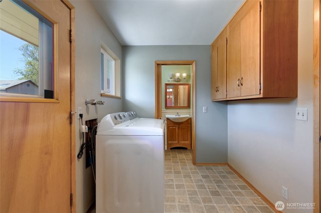 1015 35th Street, Anacortes, WA 98221