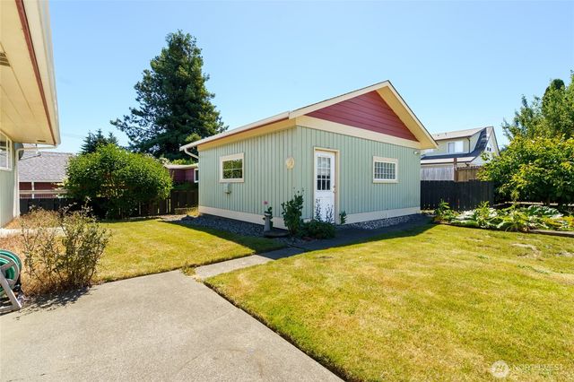 1015 35th Street, Anacortes, WA 98221