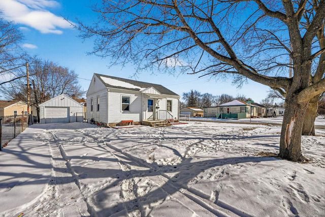 1739 Tremont Drive, Beloit, WI 53511