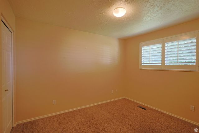 132 LARKIN LN, Kaysville, UT 84037